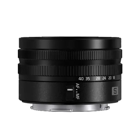 Panasonic LUMIX S5D + 18-40 mm F/4,5-6,3