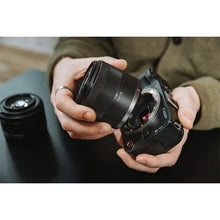 Cargar imagen en el visor de la galería, Canon EOS R50 V + RF-S 14-30mm IS STM POWER ZOOM